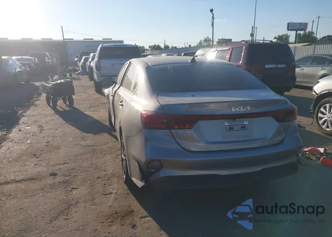 2023 Kia Forte Lxs z USA, uszkodzony, nr VIN 3KPF24AD8PE566700